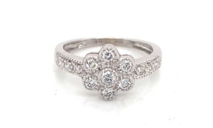 18K White Gold Diamond Flower Design Ring with Milgrain Edges