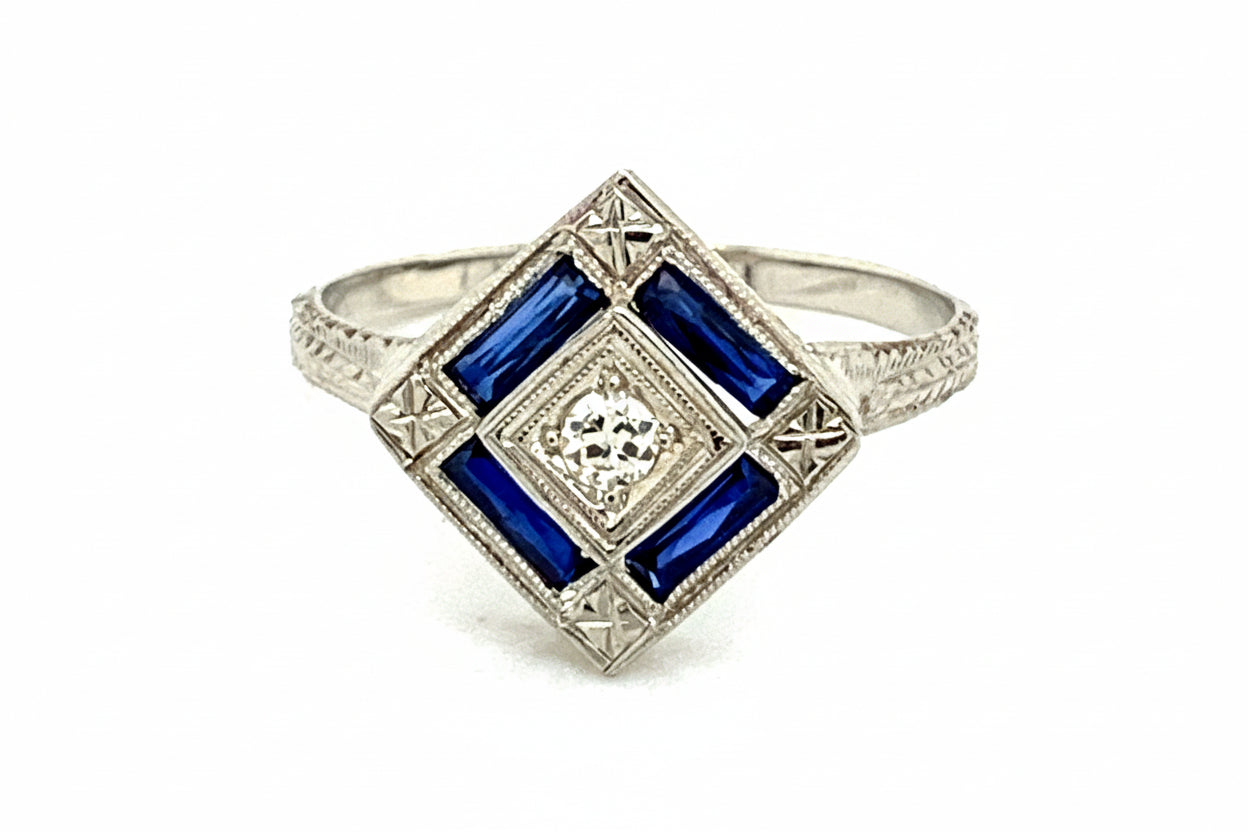 18K White Gold Art Deco Square Ring