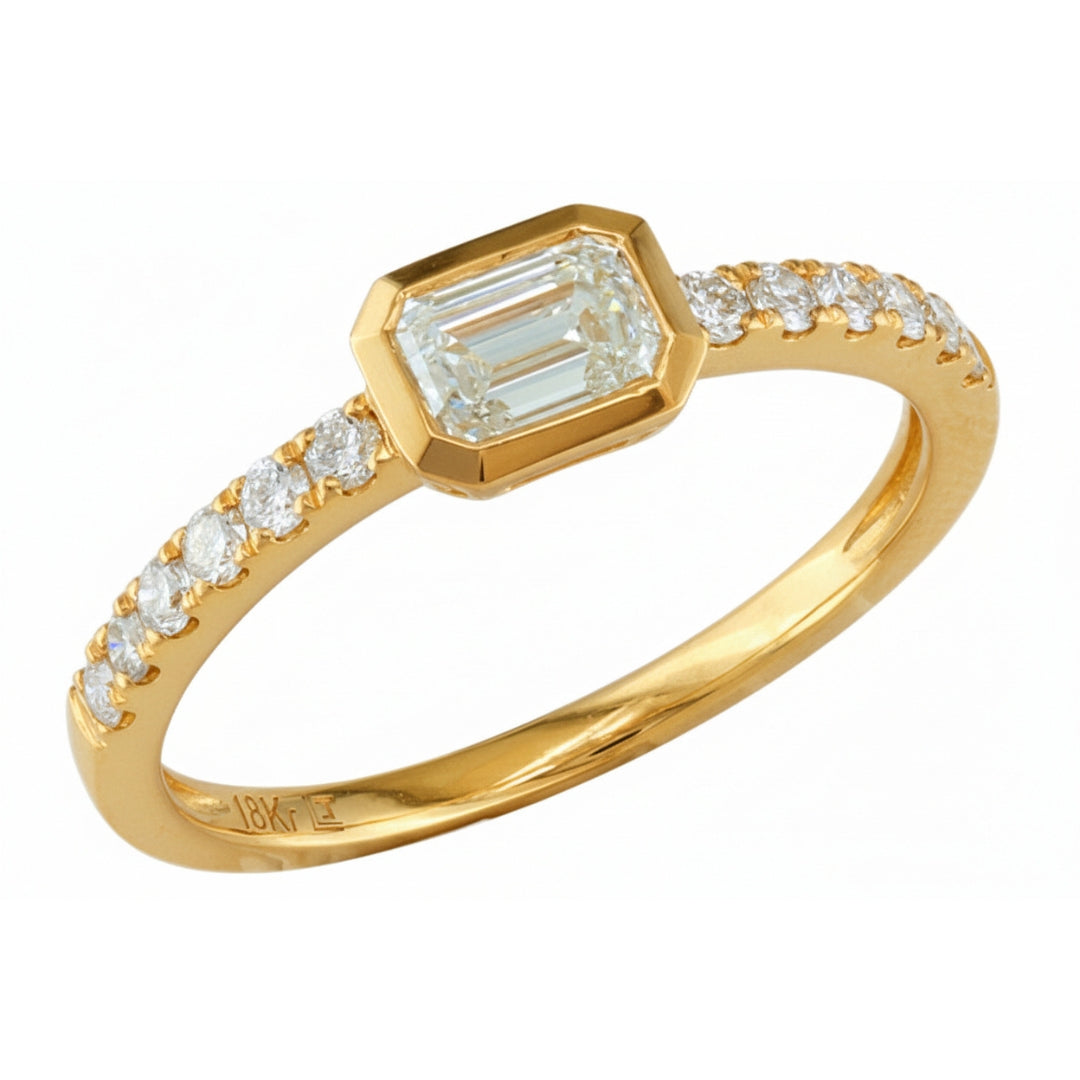 18K Yellow Gold Bezel Set Emerald Diamond Ring