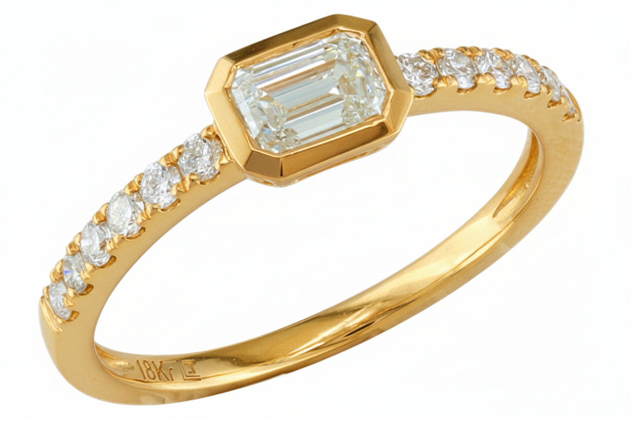 18K Yellow Gold Bezel Set Emerald Diamond Ring