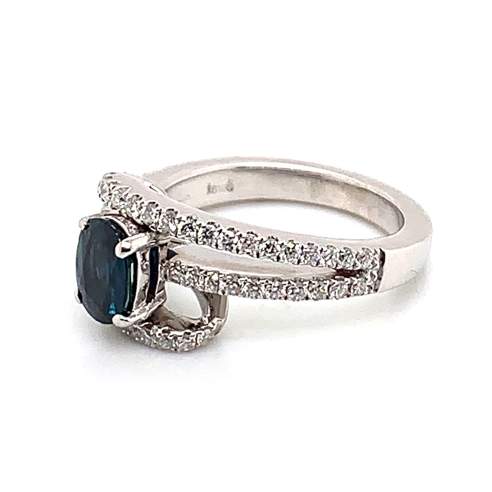 18K White Gold Sapphire & Diamond Fashion Ring